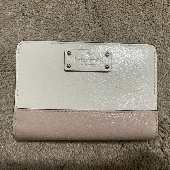 Kate Spade Tellie Wallet Cream Neutral Colors NWOT - Picture 1 of 3